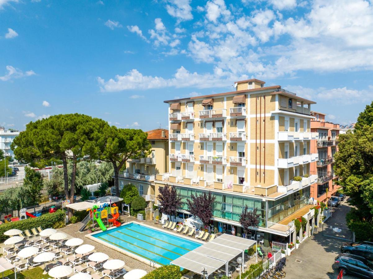 Lotus Hotel All Inclusive & Spiaggia Rimini Exteriör bild