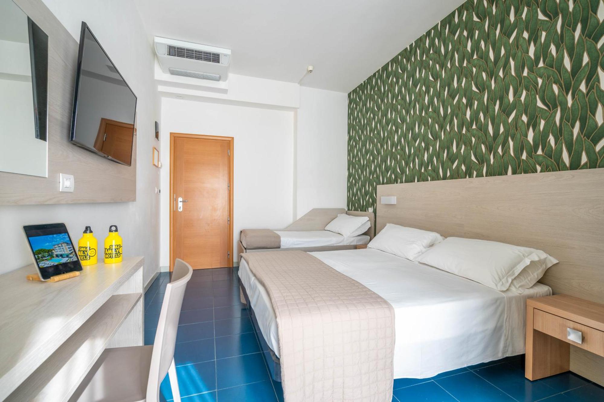 Lotus Hotel All Inclusive & Spiaggia Rimini Exteriör bild