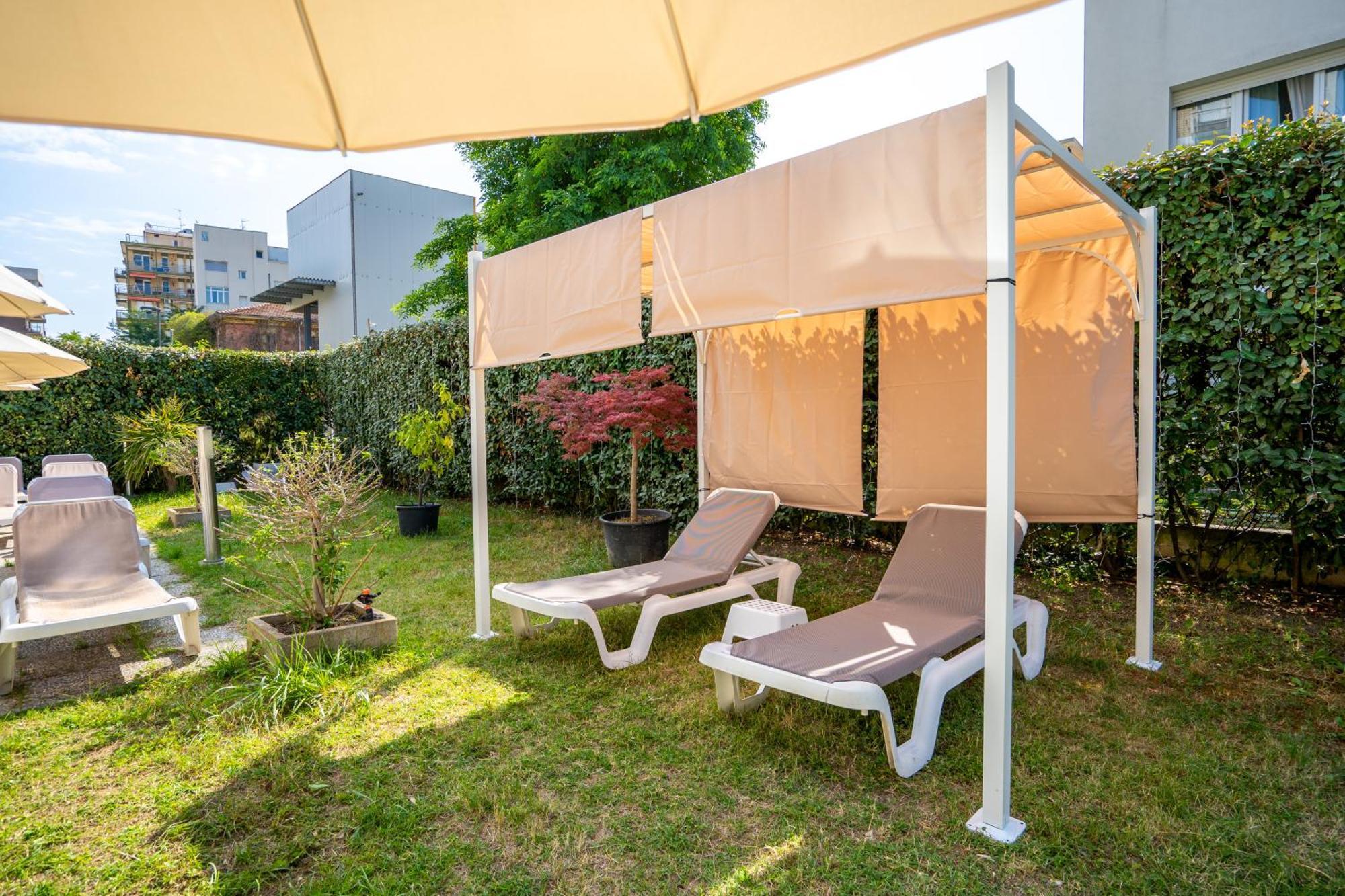 Lotus Hotel All Inclusive & Spiaggia Rimini Exteriör bild