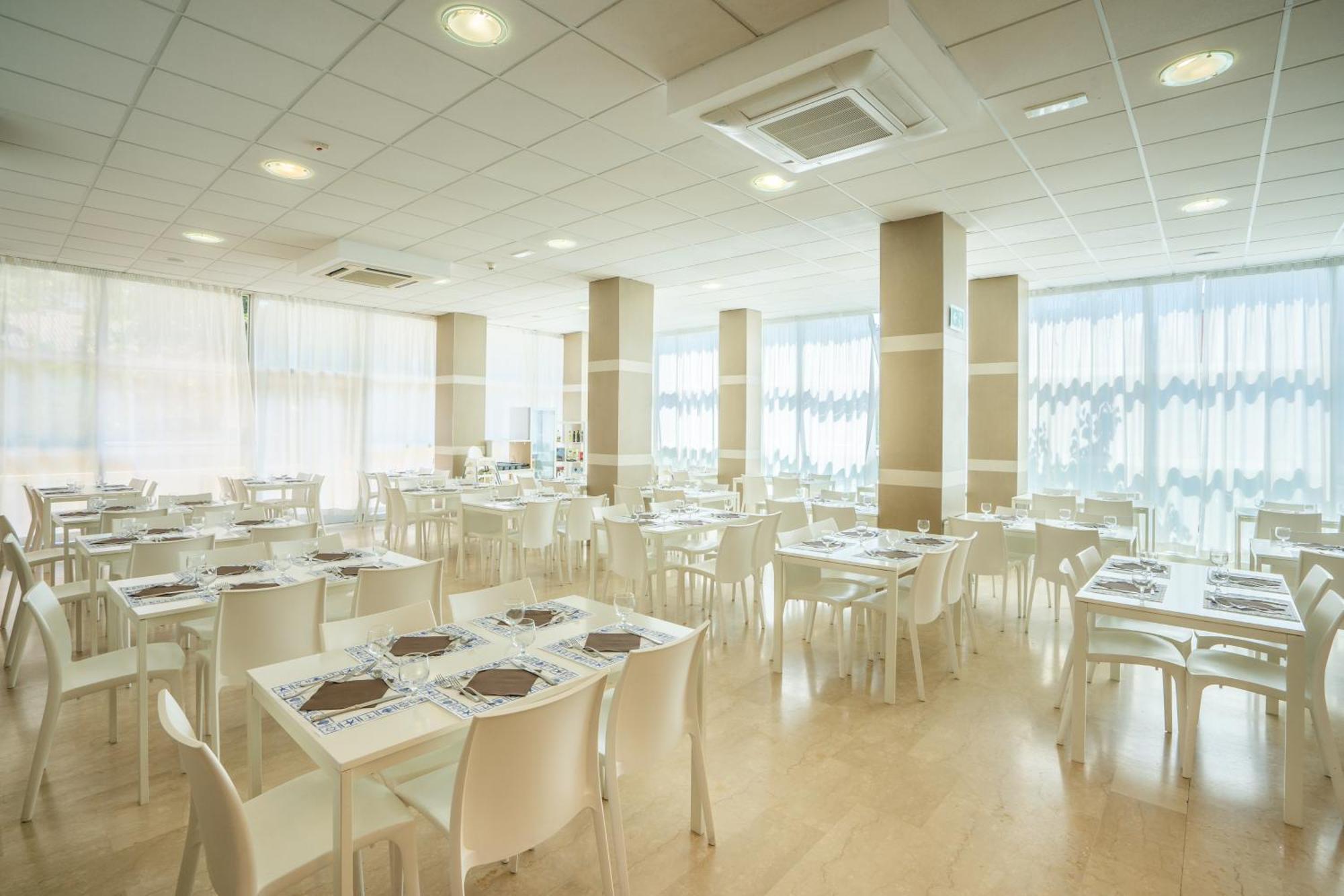 Lotus Hotel All Inclusive & Spiaggia Rimini Exteriör bild