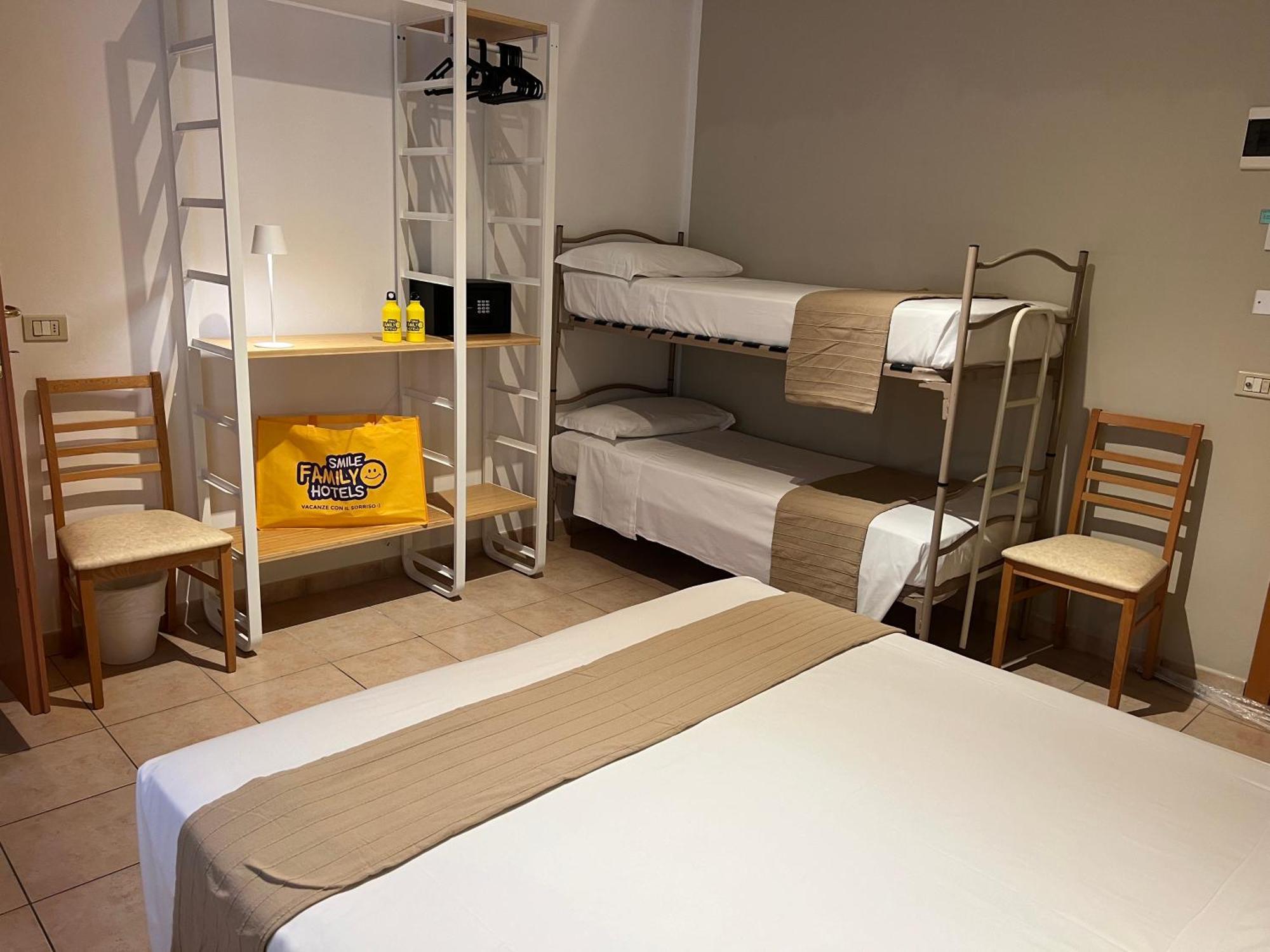 Lotus Hotel All Inclusive & Spiaggia Rimini Exteriör bild